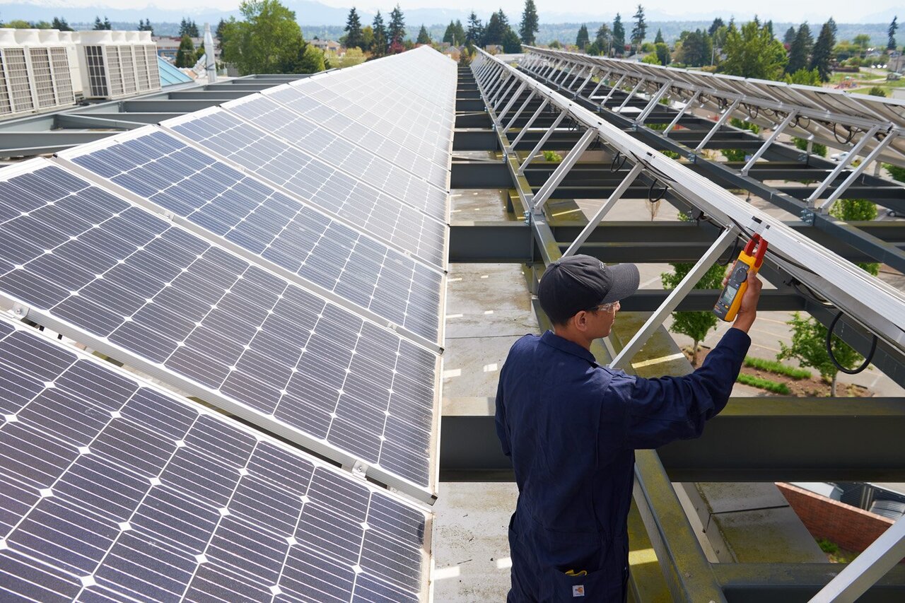 Caída de tensión para sistemas fotovoltaicos: CA y CD